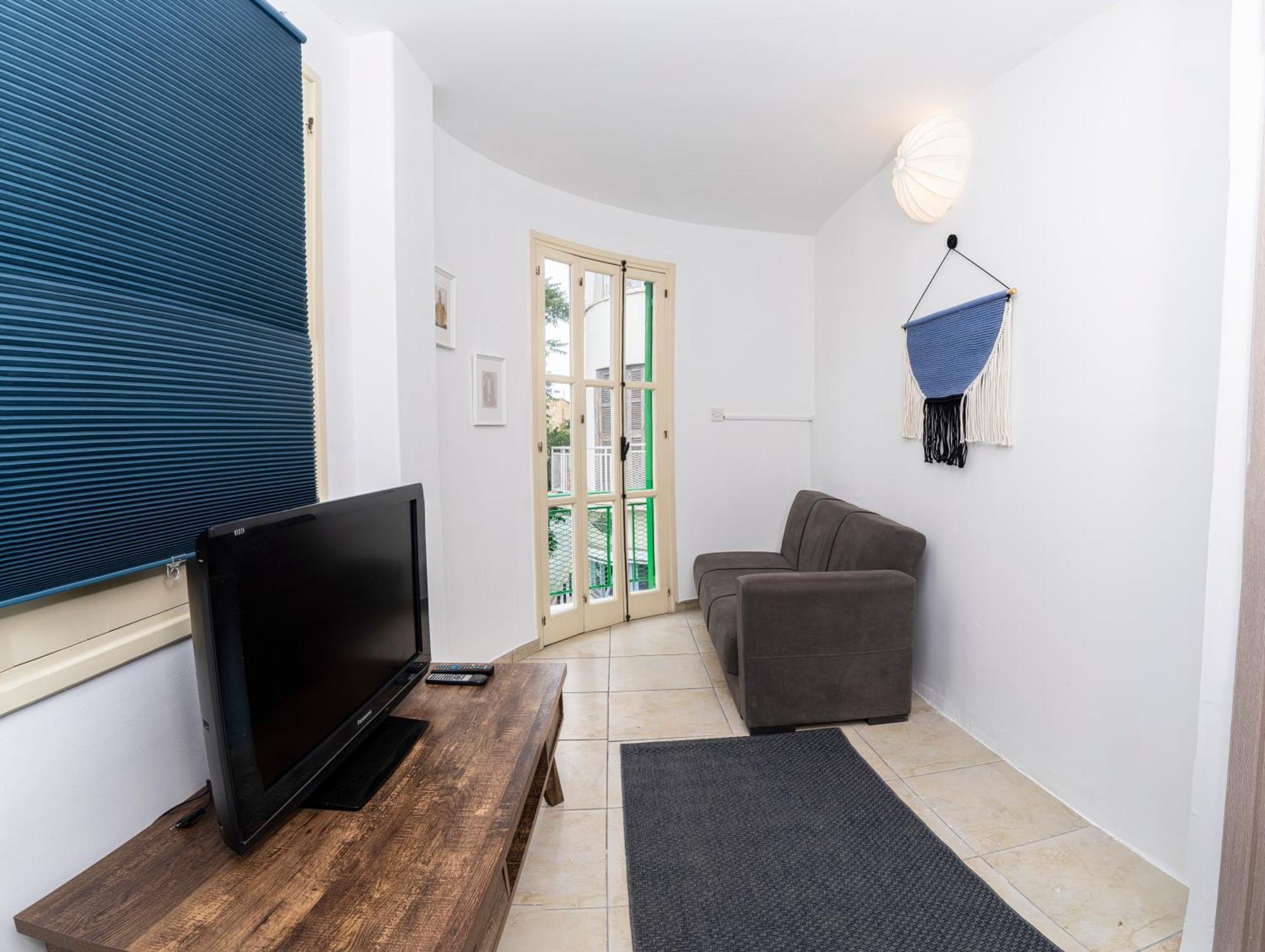Private Room In Shared Flat Nicósia Exterior foto