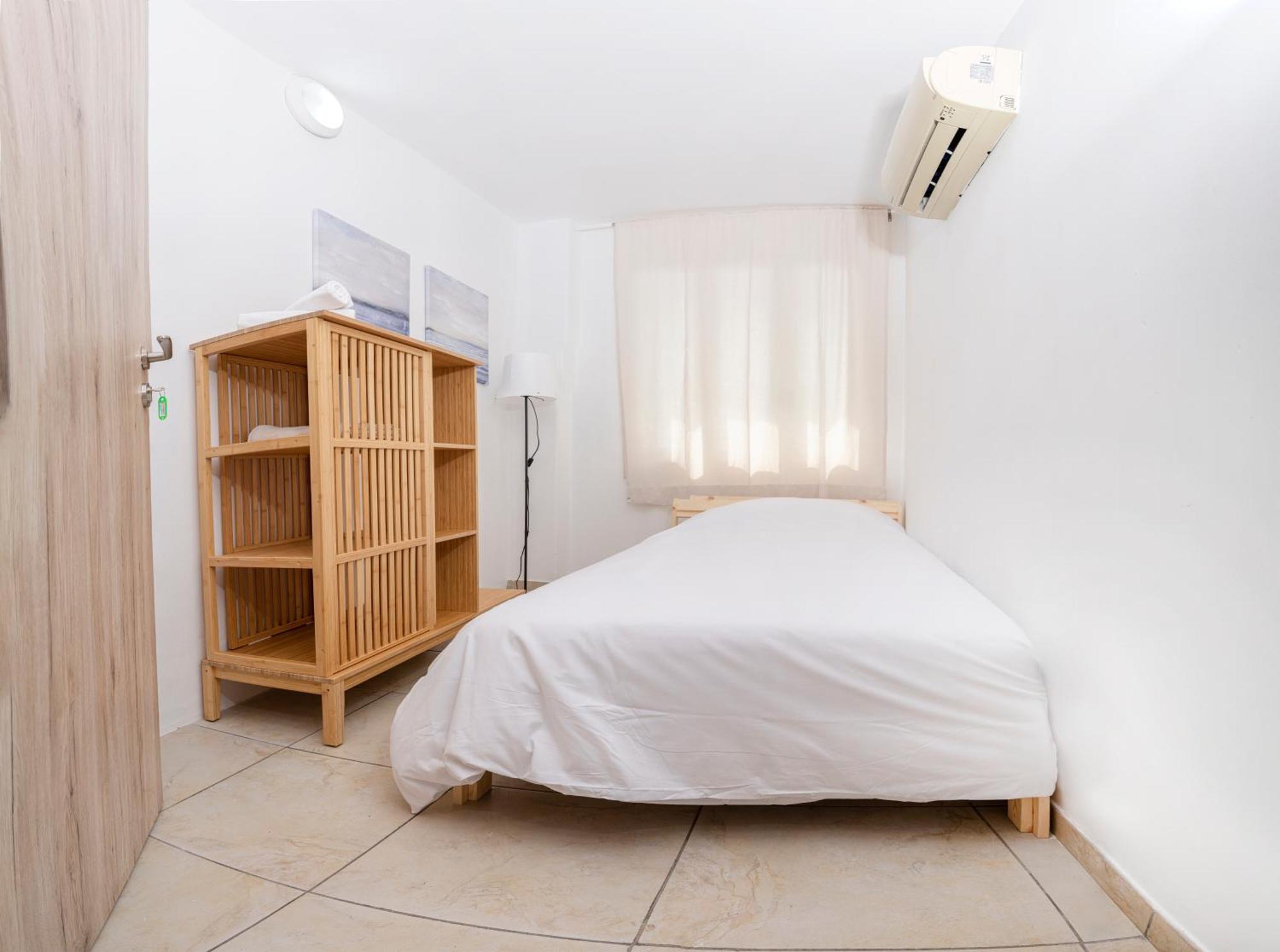 Private Room In Shared Flat Nicósia Exterior foto